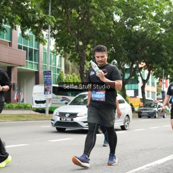 Runner Photo 3946694