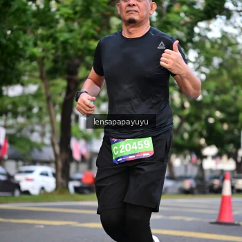 Runner Photo 3947695