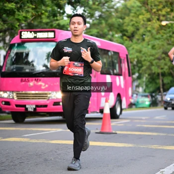 Runner Photo 3949644