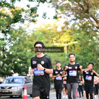 Runner Photo 3956656