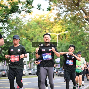 Runner Photo 3956672