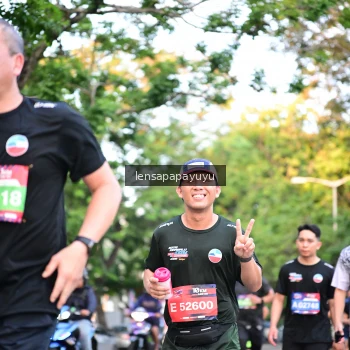 Runner Photo 3956773
