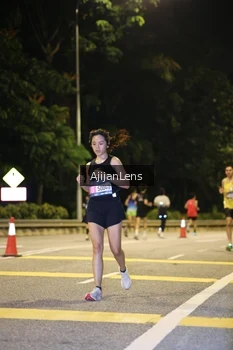 Runner Photo 3958080