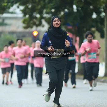 Runner Photo 3958665