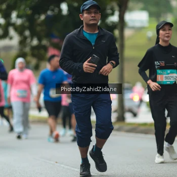Runner Photo 3962702