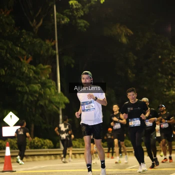 Runner Photo 3963623