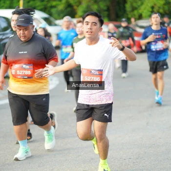 Runner Photo 3963671