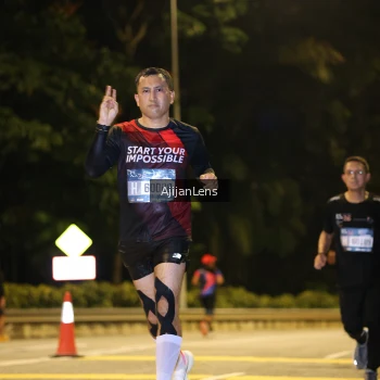 Runner Photo 3963824
