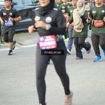 Runner Photo 3964111