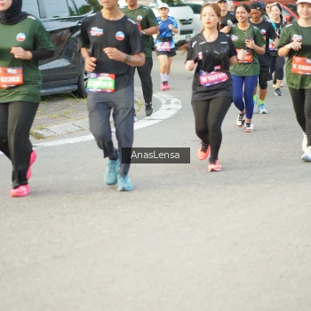 Runner Photo 3964529