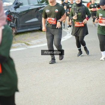 Runner Photo 3964691