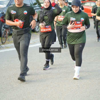 Runner Photo 3964740