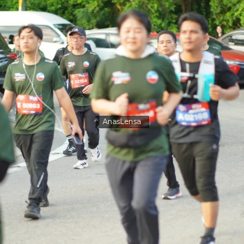 Runner Photo 3964744