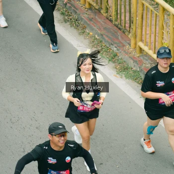 Runner Photo 3965035