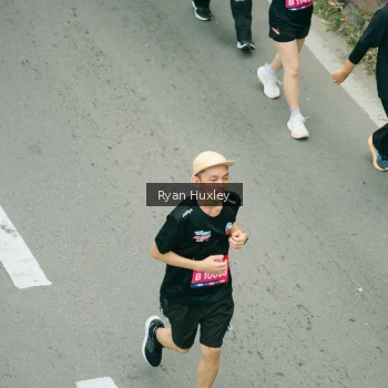 Runner Photo 3965100