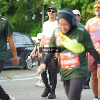 Runner Photo 3965486