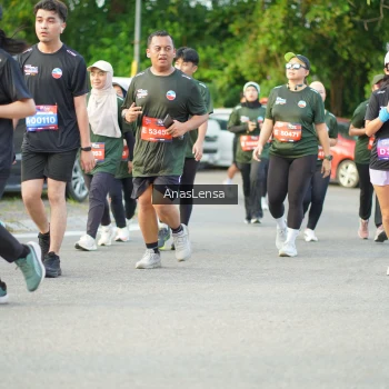 Runner Photo 3965543