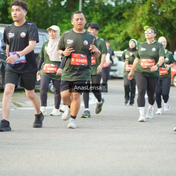 Runner Photo 3965544
