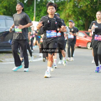 Runner Photo 3965609