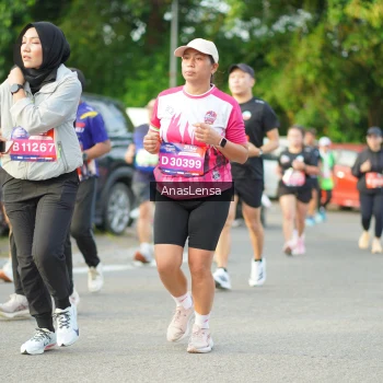 Runner Photo 3965660
