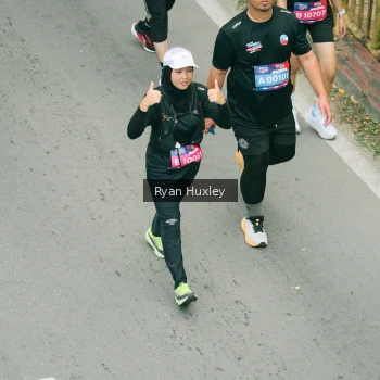 Runner Photo 3965715