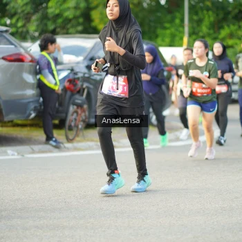 Runner Photo 3965749