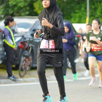 Runner Photo 3965753