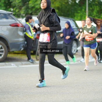Runner Photo 3965754