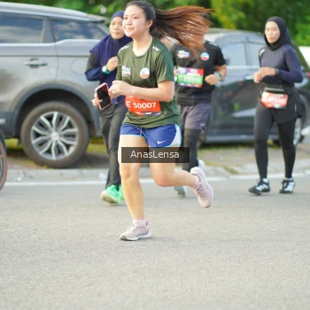 Runner Photo 3965768