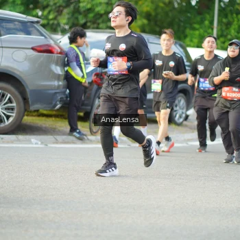 Runner Photo 3965892