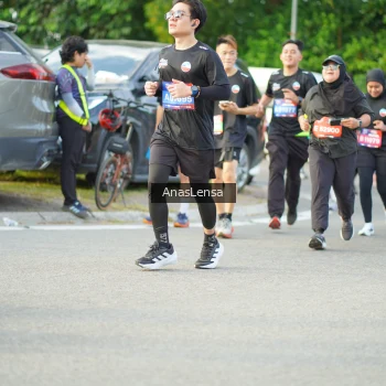 Runner Photo 3965897