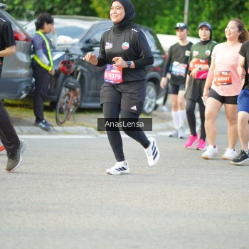 Runner Photo 3965965
