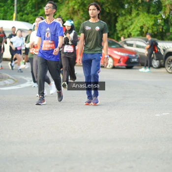 Runner Photo 3966652