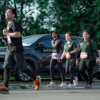 Runner Photo 3966693
