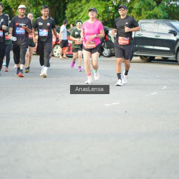 Runner Photo 3966759