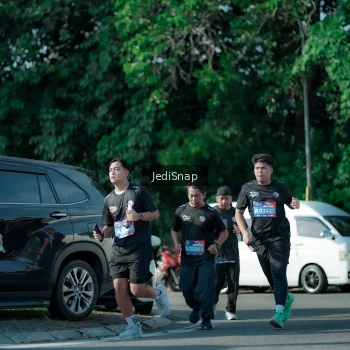Runner Photo 3968243