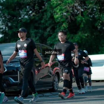 Runner Photo 3968566