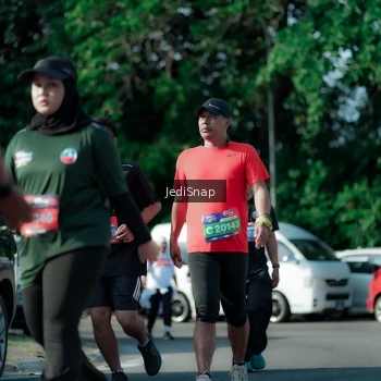 Runner Photo 3968676