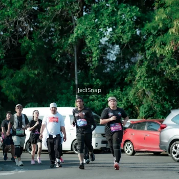 Runner Photo 3968744