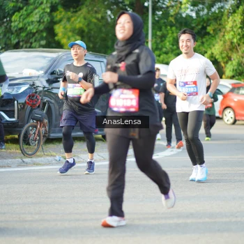 Runner Photo 3971542