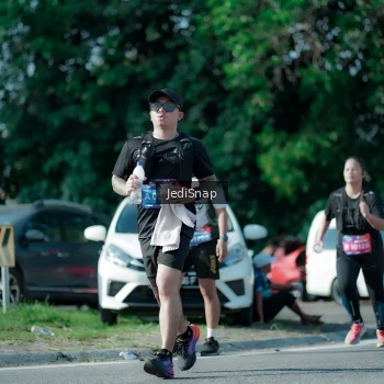 Runner Photo 3973613