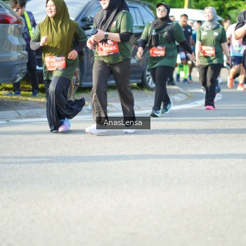 Runner Photo 3973684