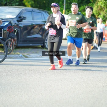 Runner Photo 3974593