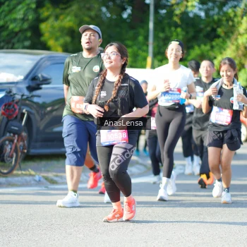 Runner Photo 3974675