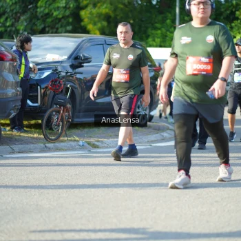 Runner Photo 3974701