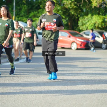 Runner Photo 3974736