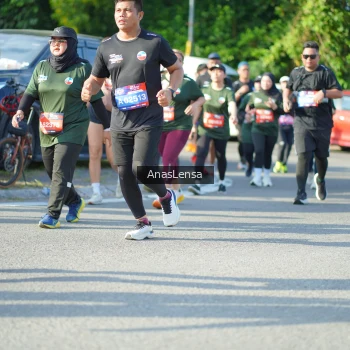 Runner Photo 3974842
