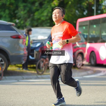 Runner Photo 3975065