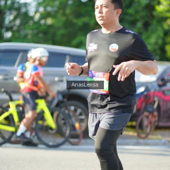 Runner Photo 3975075