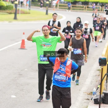 Runner Photo 3975087